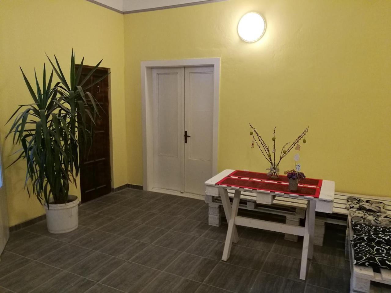Hostel Horgos Centar Bagian luar foto