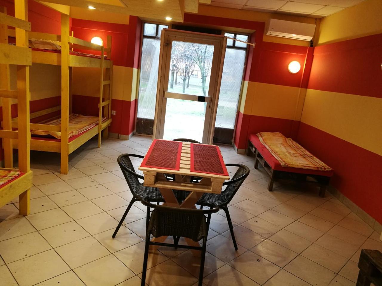 Hostel Horgos Centar Bagian luar foto